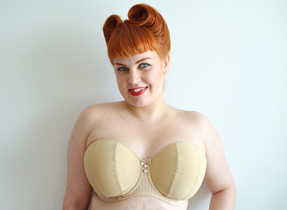 Party-time Basics: Review of Curvy Kate “Luxe” Strapless in 30H
