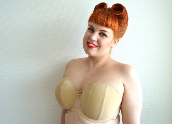 Party-time Basics: Review of Curvy Kate “Luxe” Strapless in 30H