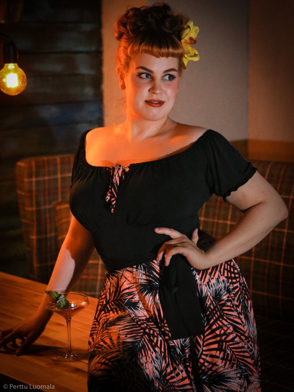 Two cakes on a plate  A blog about lingerie, bra fit and all things D+. A  love letter to lace, dresses and pinup lifestyle.